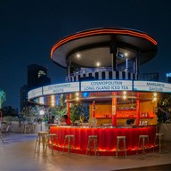 Holli Bolli, Radisson Suite Bangkok