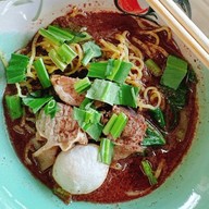 คุณปลื้มก๋วยเตี๋ยวเรือสามบาท