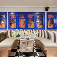 Holli Bolli, Radisson Suite Bangkok