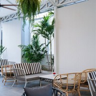 Holli Bolli, Radisson Suite Bangkok