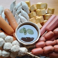 ลูกชิ้นทอดของทานเล่น  ประชาอุทิศ90