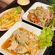 แจ่วฮ้อนซุ้มนาเซ