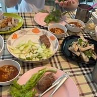 ป้าเก๋แหนมเนือง