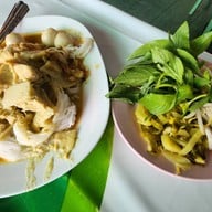 เมนูของร้าน ร้านป้าโอ่ง สวนหลวง ร.9