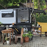 Camper coffee & Bar บางหัวเสือ