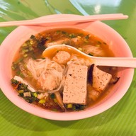เมนูของร้าน คุณแดงก๋วยจั๊บญวน วังหลัง