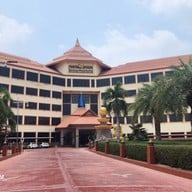 โกลเด้นดราก้อนรีสอร์ท