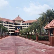 โกลเด้นดราก้อนรีสอร์ท