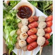 ครัวมินิ 🍳 ข้าวไข่เจียวทรงเครื่อง ลูกชิ้น ไส้กรอกนึ่งและย่าง สาขาท่าอิฐ