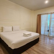 โกลเด้นดราก้อนรีสอร์ท