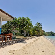 บรรยากาศ สิเหร่ ซีฟู้ด -