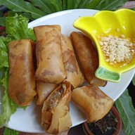 ลูกชิ้นปิ้งบนเตา