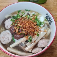 เมนูของร้าน คุณอ๋อ ก๋วยจั๊บญวน เส้นสด ศิริราช