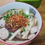 เมนูของร้าน คุณอ๋อ ก๋วยจั๊บญวน เส้นสด ศิริราช