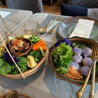 ทองหล่อ Thonglor Thai Cuisine