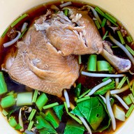 กินได้ ข้าวกับเตี๋ยว