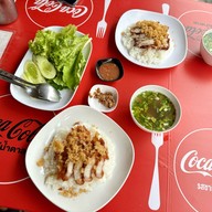 ข้าวหมูทอดโอชา รามคำแหง หัวหมาก21