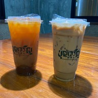 บุญเจริญชาใต้ ชาไทย กาแฟ ติ่มซำ ซาลาเปาทอด ของทานเล่น -