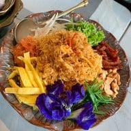 ทองหล่อ Thonglor Thai Cuisine