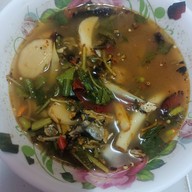 เจ๊สาวข้าวต้มโต้รุ้ง