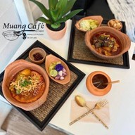 𝑀𝑢𝑎𝑛𝑔 𝐶𝑎𝑓é 𝑏𝑦 𝑆𝑎𝑙𝑜𝑛