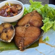 Inlaya Bar and Grill