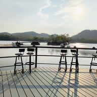 Inlaya Bar and Grill