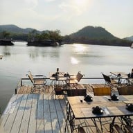 Inlaya Bar and Grill