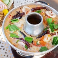 Breeze Café & Bar ริมทะเลสาบ เมืองทองธานี