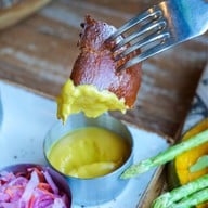 Breeze Café & Bar ริมทะเลสาบ เมืองทองธานี