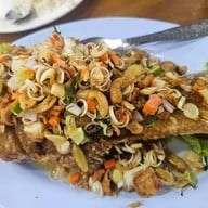 เมนูของร้าน ลุย ชุมพร