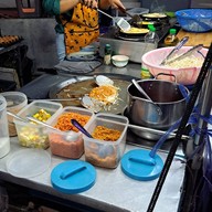 บรรยากาศ กินดี หอยทอดกระทะร้อน ผัดไทยทะเล