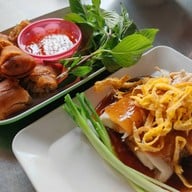 ก๋วยเตี๋ยวต้มยำหมูกรอบ เจ๊ดำ (ลำลูกกา)