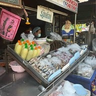 ร้านริมเขื่อน ซีฟู้ด (ร้านกลาง)เจ้าเก่าเท่านั้น