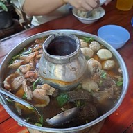 เมนูของร้าน ก๋วยเตี๋ยวปลื้ม พระประแดง