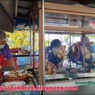 ข้าวหมูแดงหมูกรอบ หงษ์หยก