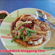 ข้าวหมูแดงหมูกรอบ หงษ์หยก