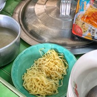 @ก๋วยเตี๋ยวขาหมู(คากิ) เฮงโภชนา