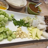 ซาวมาย แหนมเนือง