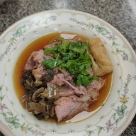 เมนูของร้าน เล้งเลือดหมู