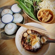 โกเบิ้ล ก๋วยเตี๋ยวเรืออยุธยา หนามแดง