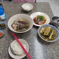 เมนูของร้าน เล้งเลือดหมู