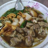 เมนูของร้าน เฮียง้วนบะหมี่ทำมือ บางกรวย
