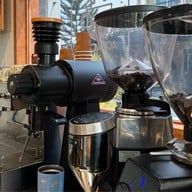 ACACIA Coffee House - บ้าน กาแฟ อาเคเซีย หมู่บ้านโกลเด้นทาวน์ศรีราชา-อัสสัมชัญ ถ.เก้ากิโล