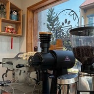 ACACIA Coffee House - บ้าน กาแฟ อาเคเซีย หมู่บ้านโกลเด้นทาวน์ศรีราชา-อัสสัมชัญ ถ.เก้ากิโล