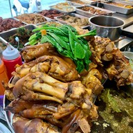 เป็นแสน ข้าวราดแกง