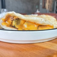 Tentis Craft Burgers เรวดี