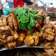 เป็นแสน ข้าวราดแกง