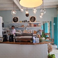 เชิญ ริมน้ำจันทบูร By Have A Seat