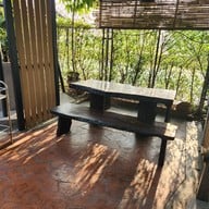 สวนผักแว่น Cafe & Bistro